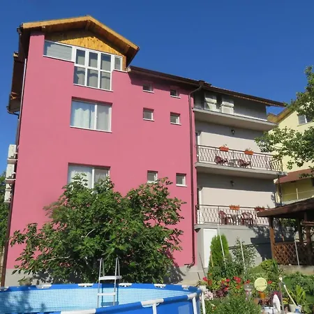 51 בית הארחה