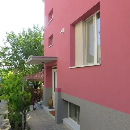 בית הארחה 51 קרנבו