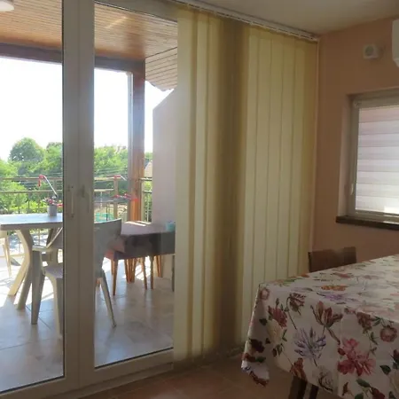 בית הארחה 51 3*