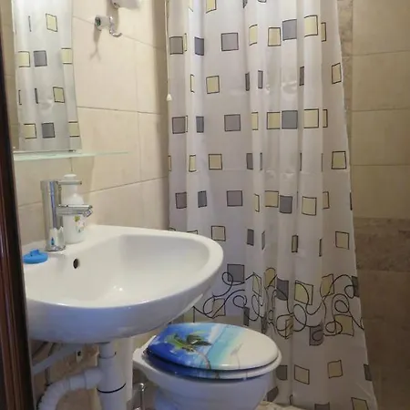 51 בית הארחה קרנבו