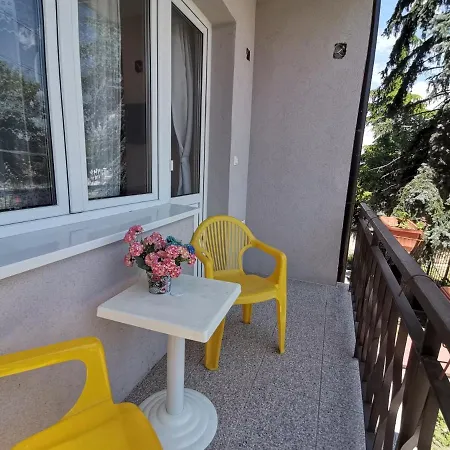 51 בית הארחה 3*