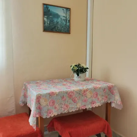 51 בית הארחה