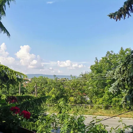 51 בית הארחה קרנבו