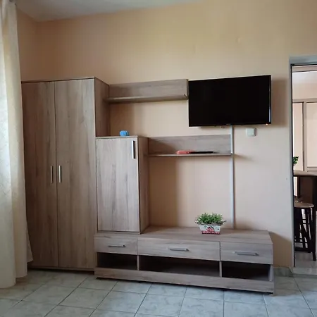 51 בית הארחה קרנבו